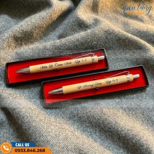 Bút tre khắc tên học sinh quà tặng handmade, thiết kế đơn giản, tinh tế và mang dấu ấn cá nhân