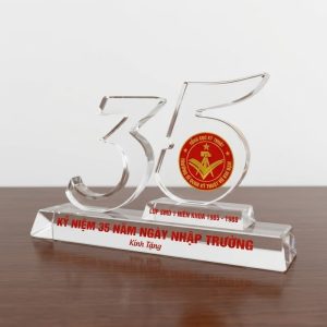 Biểu trưng pha lê số 35 Trường Sĩ quan Kỹ thuật Vũ khí Đạn
