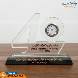 Biểu trưng pha lê kỷ niệm 40 năm ngày ra trường cấp 3 Nguyễn Trãi