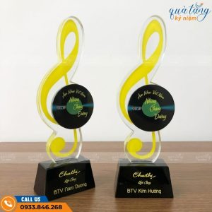 Cúp pha lê trao giải cuộc thi âm nhạc