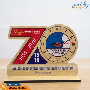 Biểu trưng đồng hồ gỗ số 70 kỷ niệm thành lập Hội Liên hiệp Thanh niên