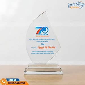 Biểu trưng pha lê Đại hội Hội Liên hiệp Thanh niên