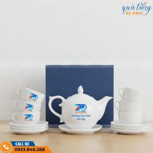 Bộ ấm chén quà tặng 70 năm Hội Liên hiệp Thanh niên Việt Nam