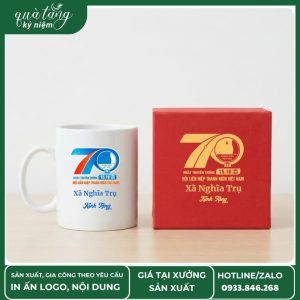 Ly sứ trắng quà tặng Hội Liên hiệp Thanh niên